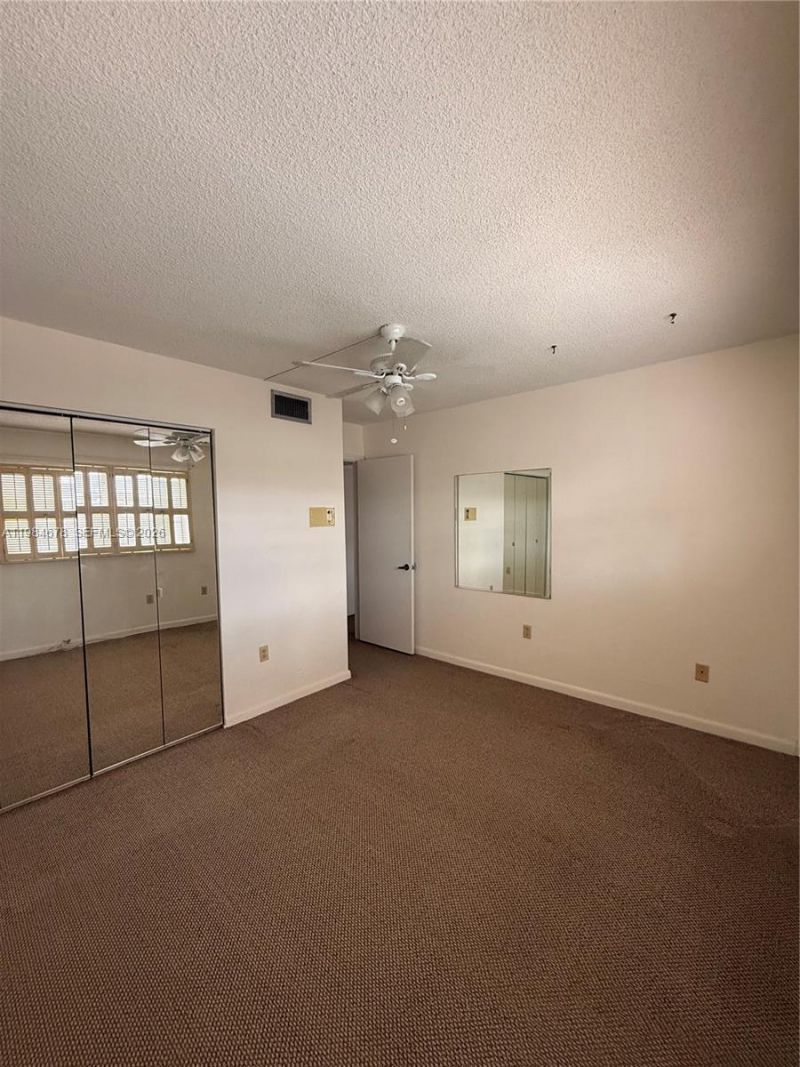 3860 NE 170th St, Unit 304, North Miami Beach, FL 33160 Photo
