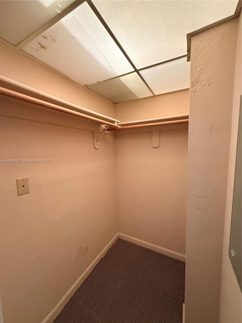 3860 NE 170th St, Unit 304, North Miami Beach, FL 33160 Photo