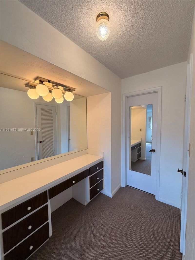 3860 NE 170th St, Unit 304, North Miami Beach, FL 33160 Photo