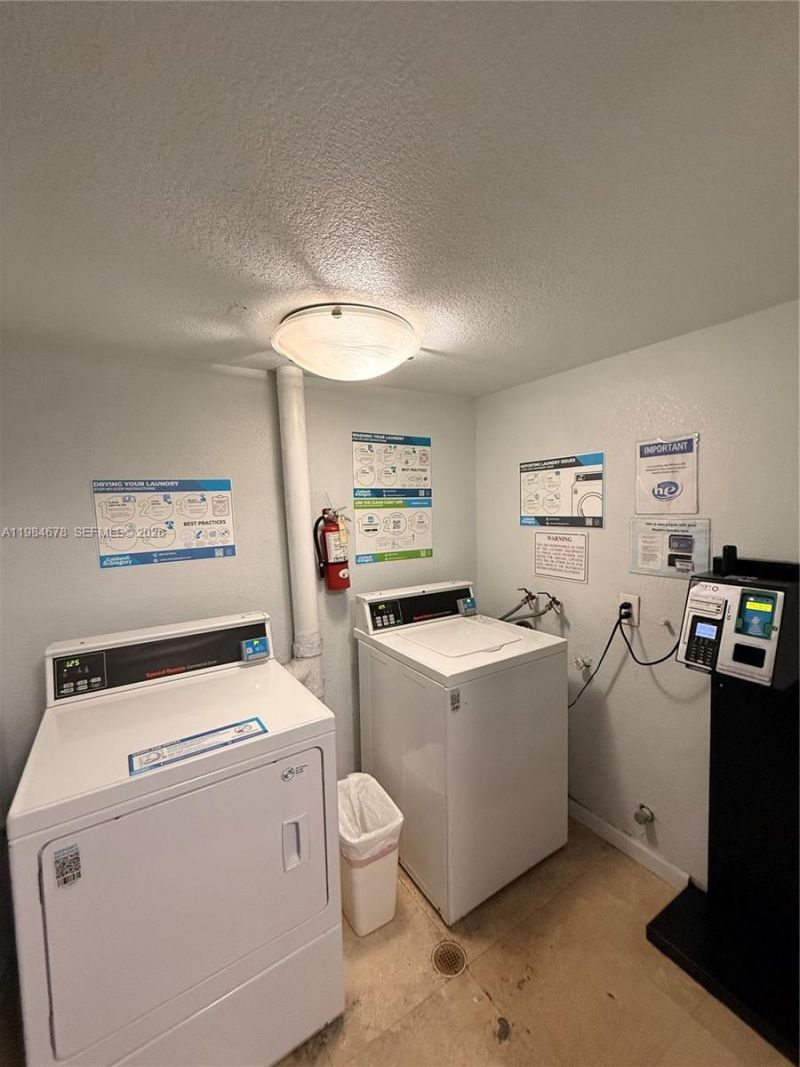 3860 NE 170th St, Unit 304, North Miami Beach, FL 33160 Photo