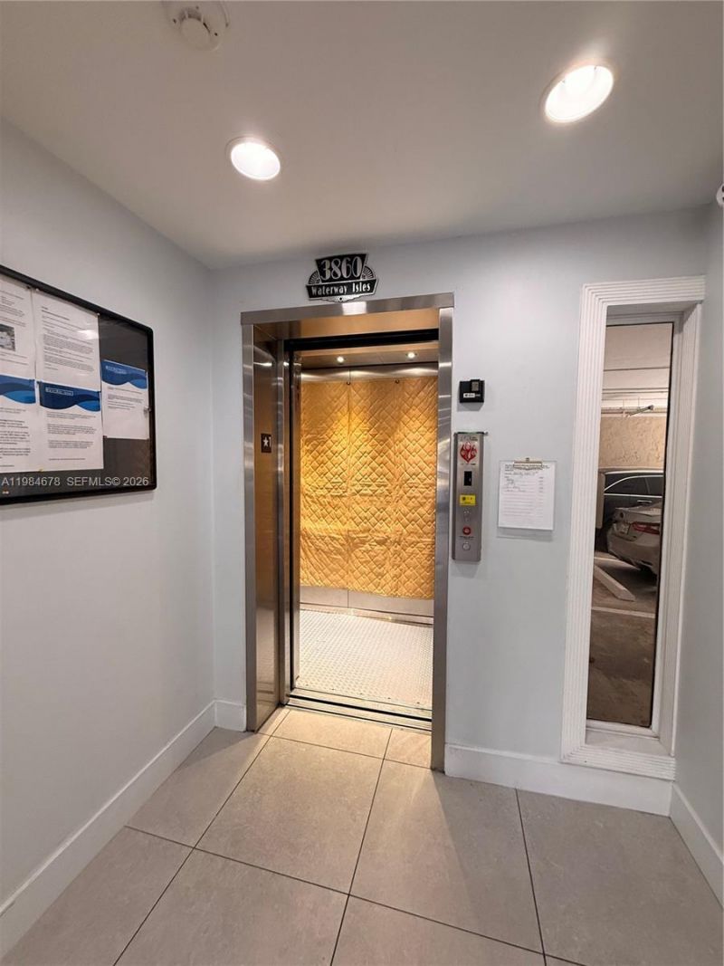 3860 NE 170th St, Unit 304, North Miami Beach, FL 33160 Photo