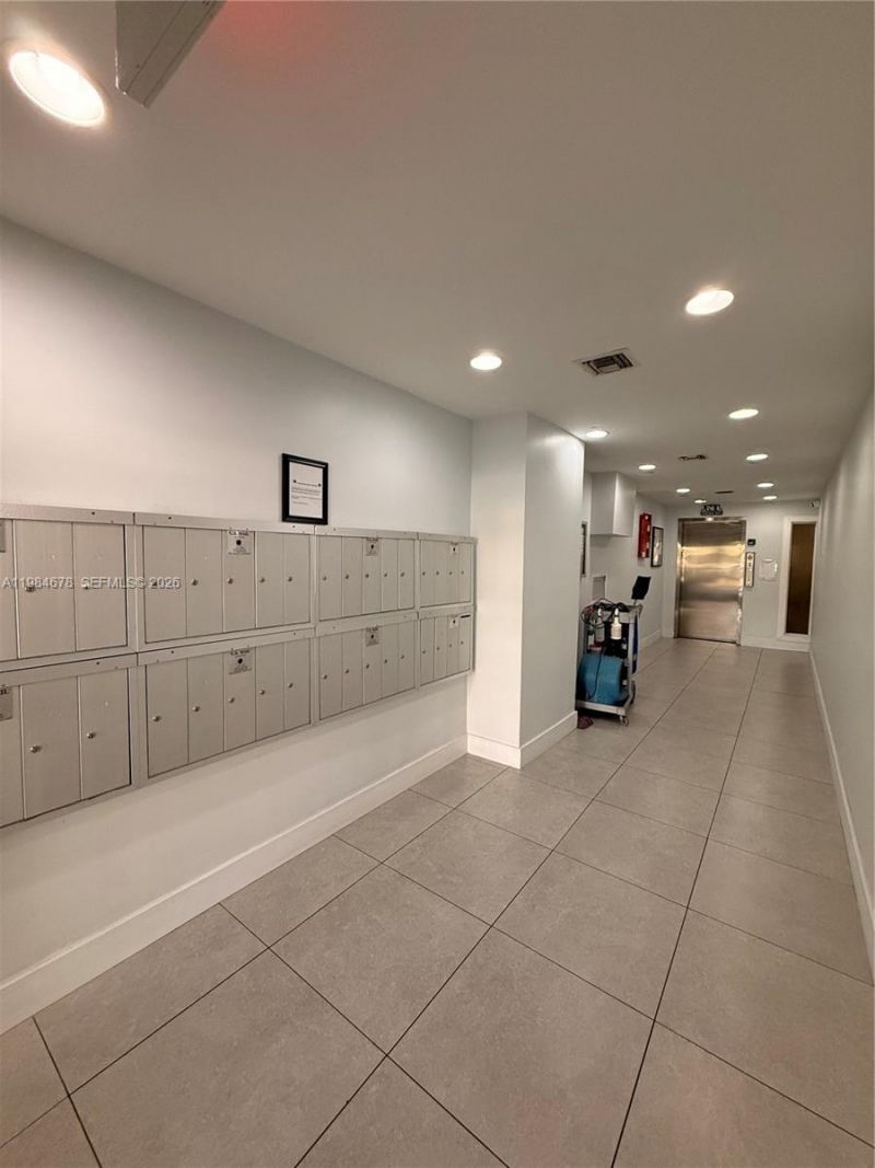 3860 NE 170th St, Unit 304, North Miami Beach, FL 33160 Photo