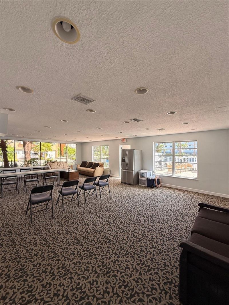 3860 NE 170th St, Unit 304, North Miami Beach, FL 33160 Photo