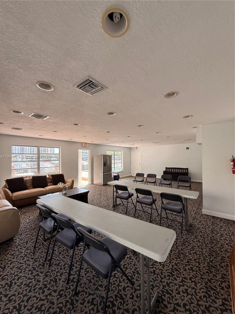 3860 NE 170th St, Unit 304, North Miami Beach, FL 33160 Photo