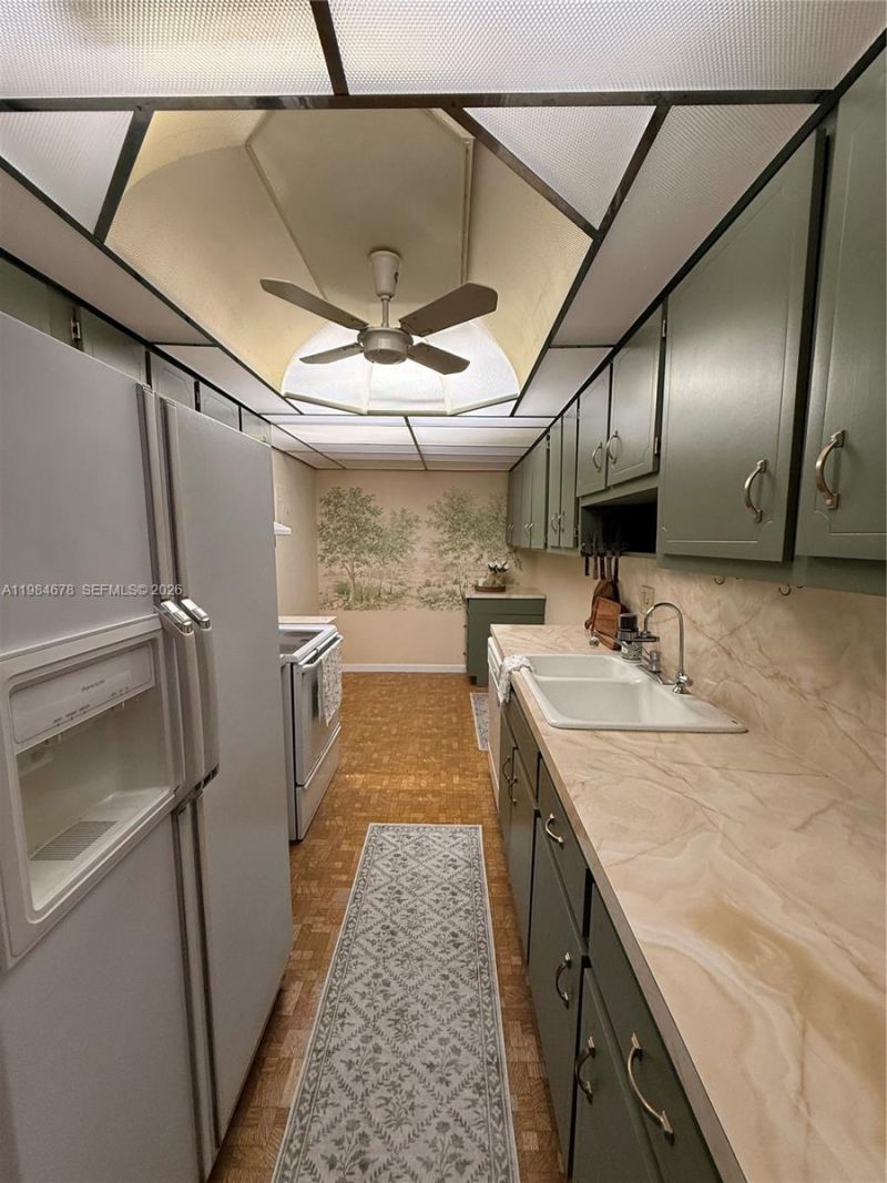 3860 NE 170th St, Unit 304, North Miami Beach, FL 33160 Photo