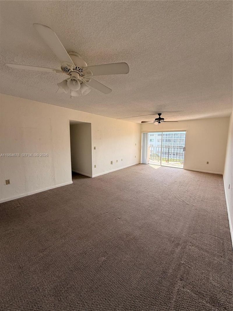 3860 NE 170th St, Unit 304, North Miami Beach, FL 33160 Photo