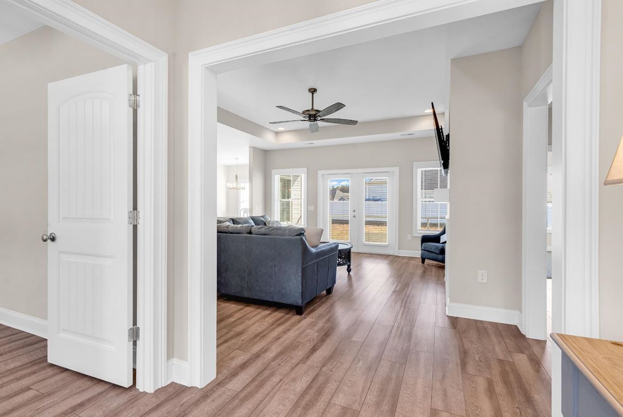 4029 Ridgewood Dr. Photo 3