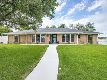 7208 Fernmeadow Drive, Dallas, TX 75248