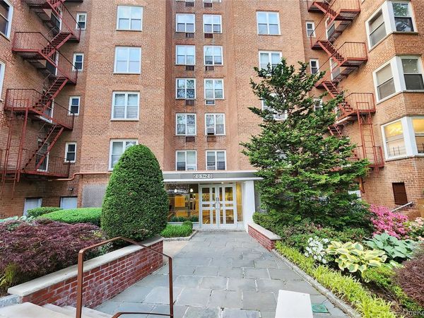 209-20 18th Ave , Unit 5E, Bayside, NY 11360