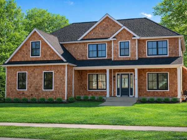 14 Bay Avenue , East Quogue, NY 11942