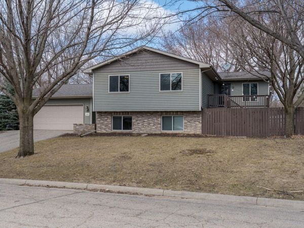 140 Peggy Lane, Eagle Lake, MN 56024