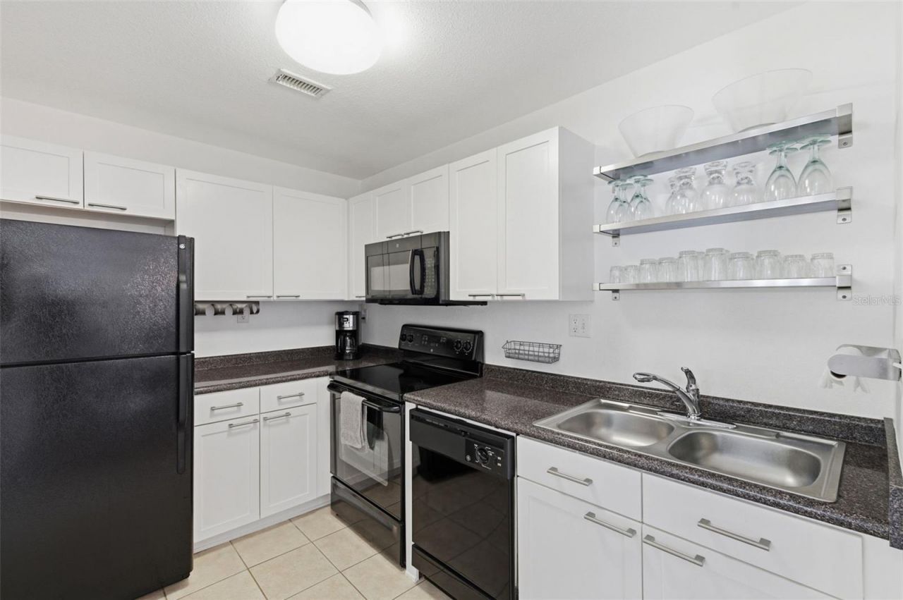 5005 Coquina Key Drive Se, Unit E, Saint Petersburg, FL 33705 Photo