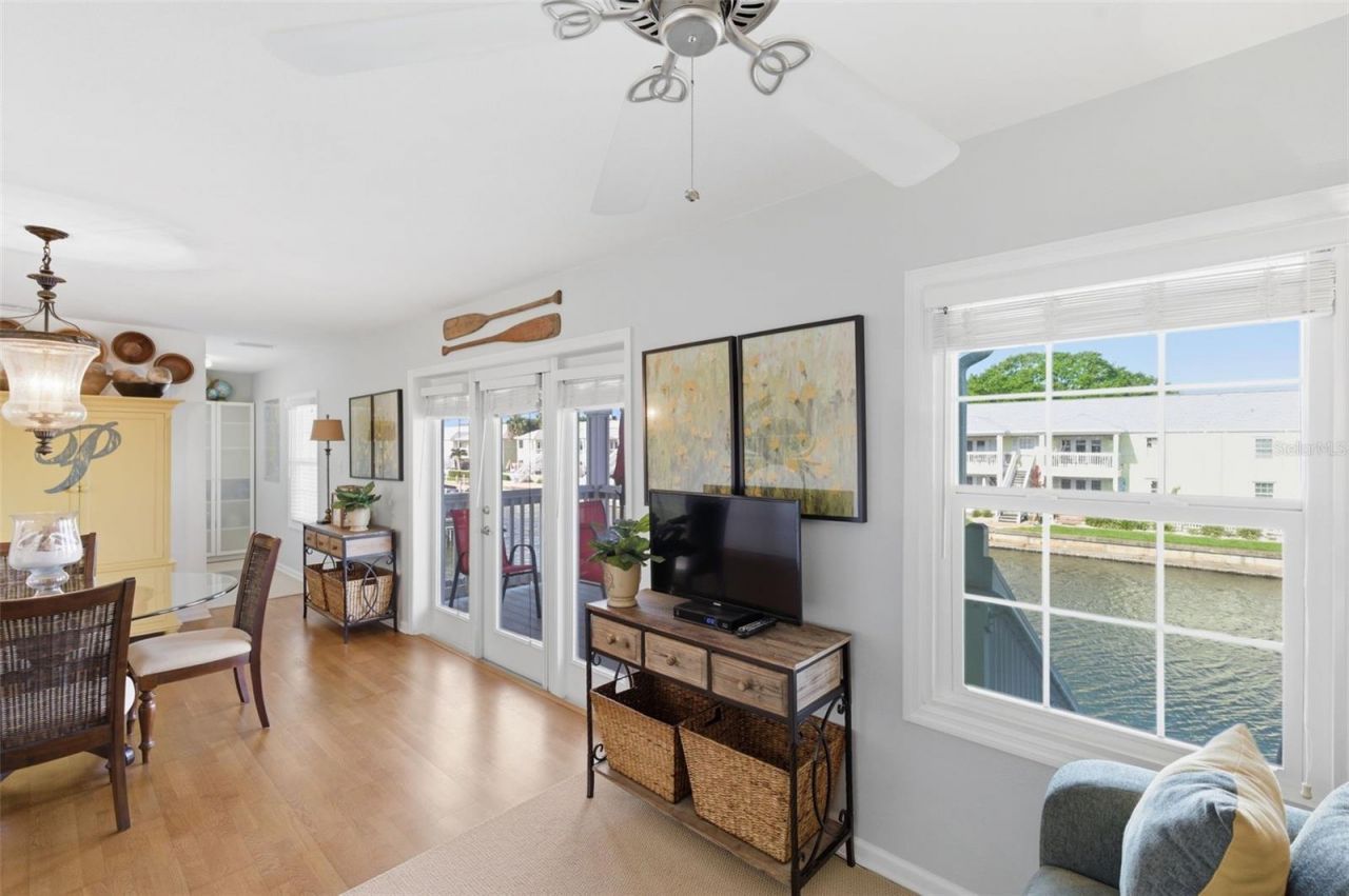 5005 Coquina Key Drive Se, Unit E, Saint Petersburg, FL 33705 Photo