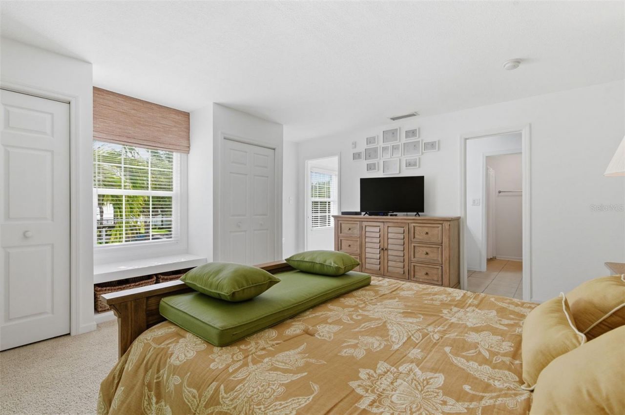 5005 Coquina Key Drive Se, Unit E, Saint Petersburg, FL 33705 Photo