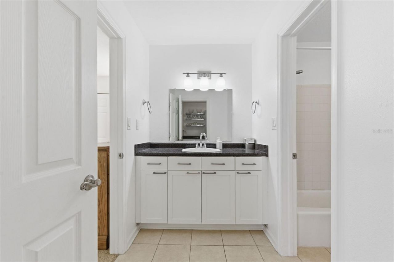 5005 Coquina Key Drive Se, Unit E, Saint Petersburg, FL 33705 Photo