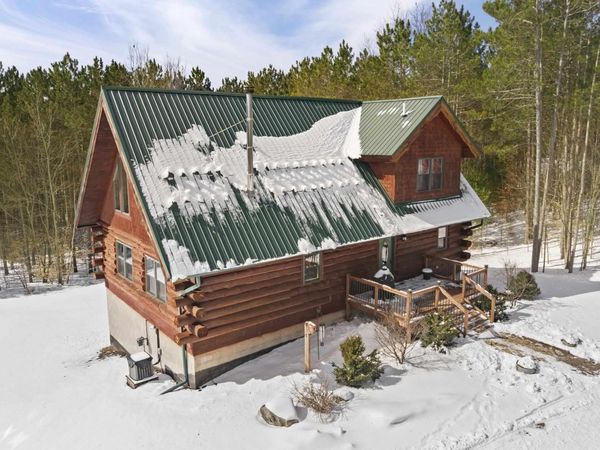 5895 Maidens Road, Onekama, MI 49675