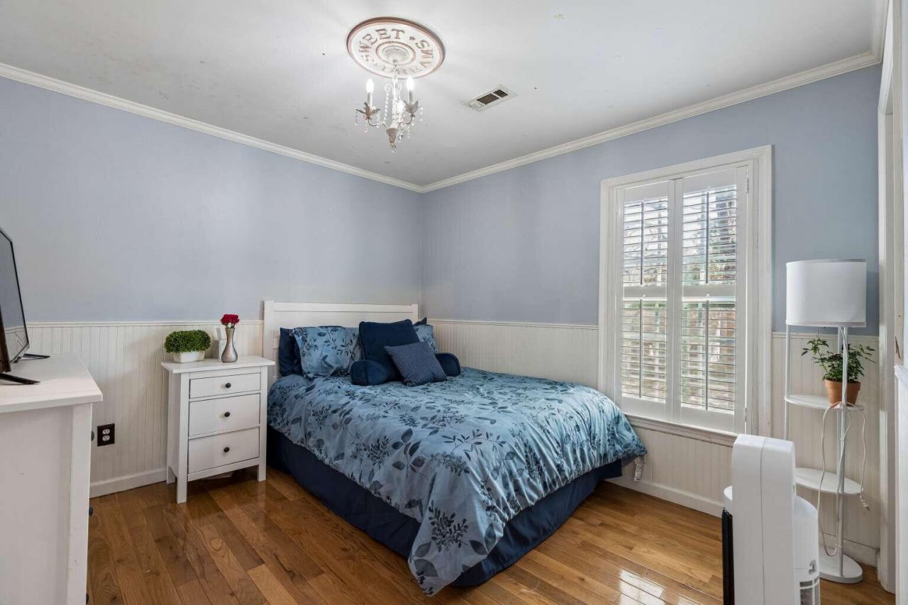 753 Milldenhall Road Photo 17