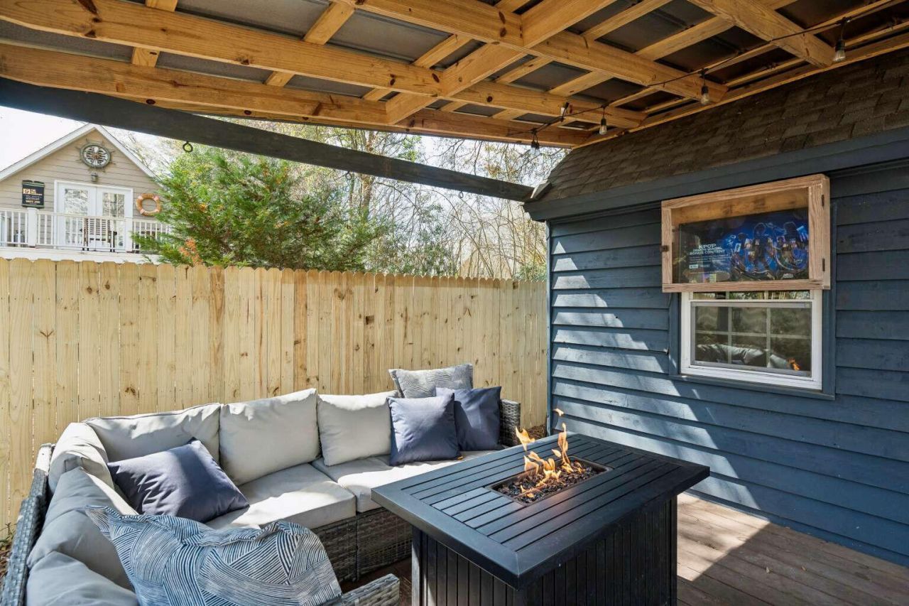 753 Milldenhall Road Photo 21