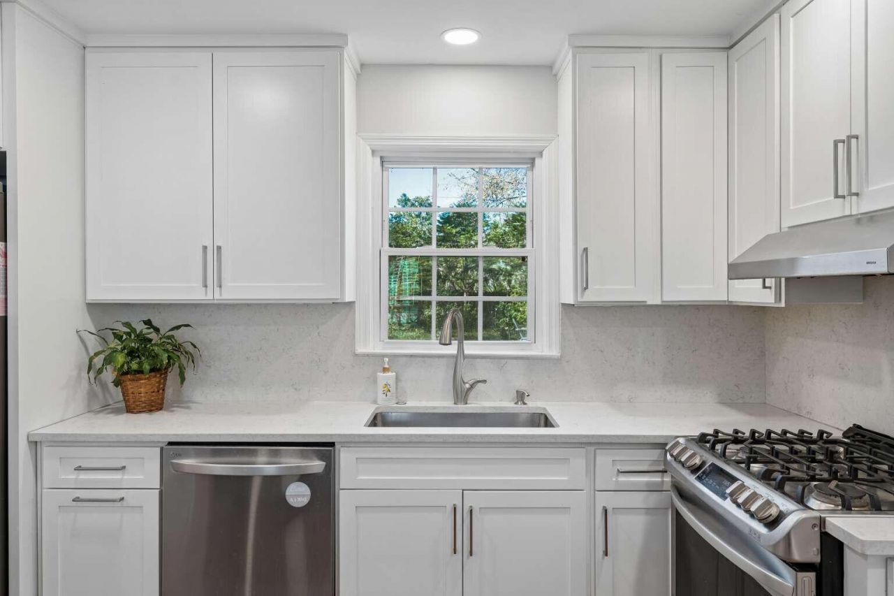 753 Milldenhall Road Photo 6