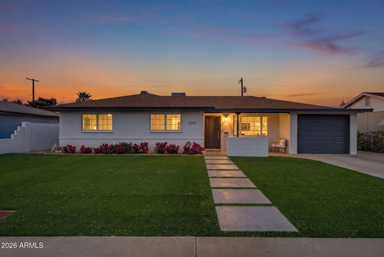 2302 E Roma Avenue, Phoenix, AZ 85016 Main Photo
