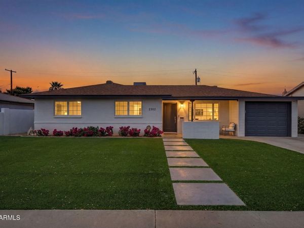 2302 E ROMA Avenue, Phoenix, AZ 85016
