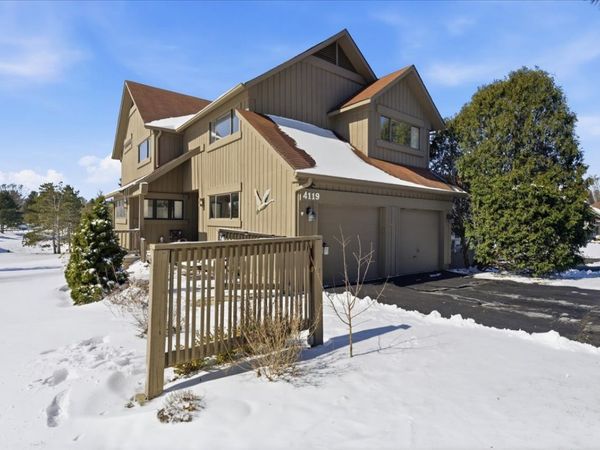 4119 White Ash Road , Crystal Lake, IL 60014