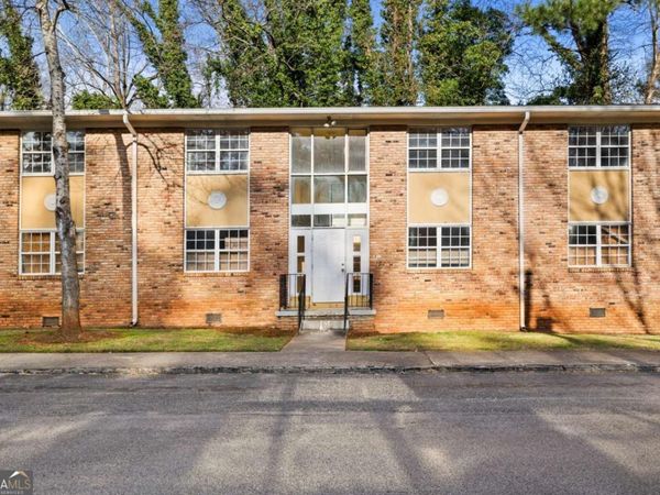 1620 Line Circle, Decatur, GA 30032