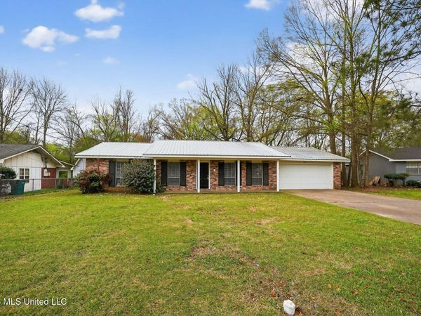 1027 Autumn Street, Jackson, MS 39212
