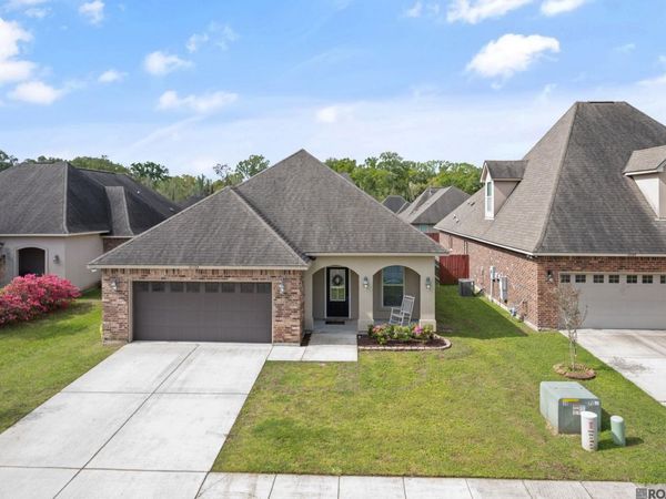 16523 Gallion Dr, Prairieville, LA 70769