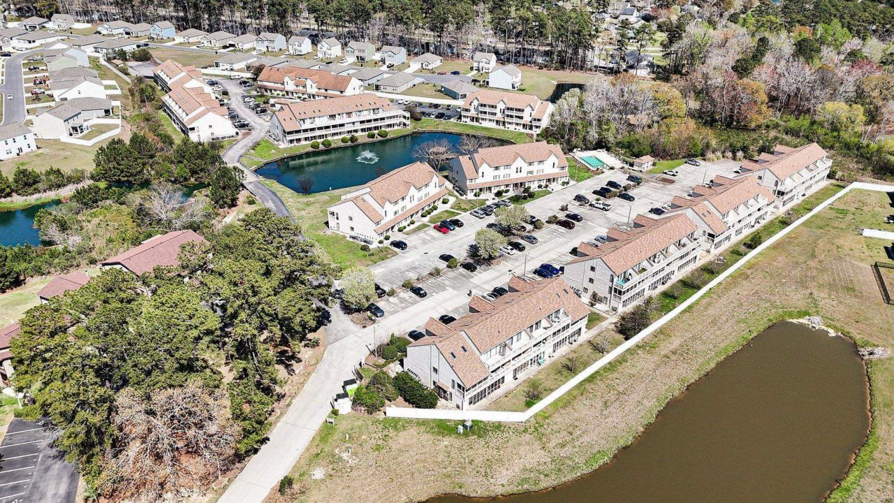 510 Fairwood Lakes Dr. Photo 32