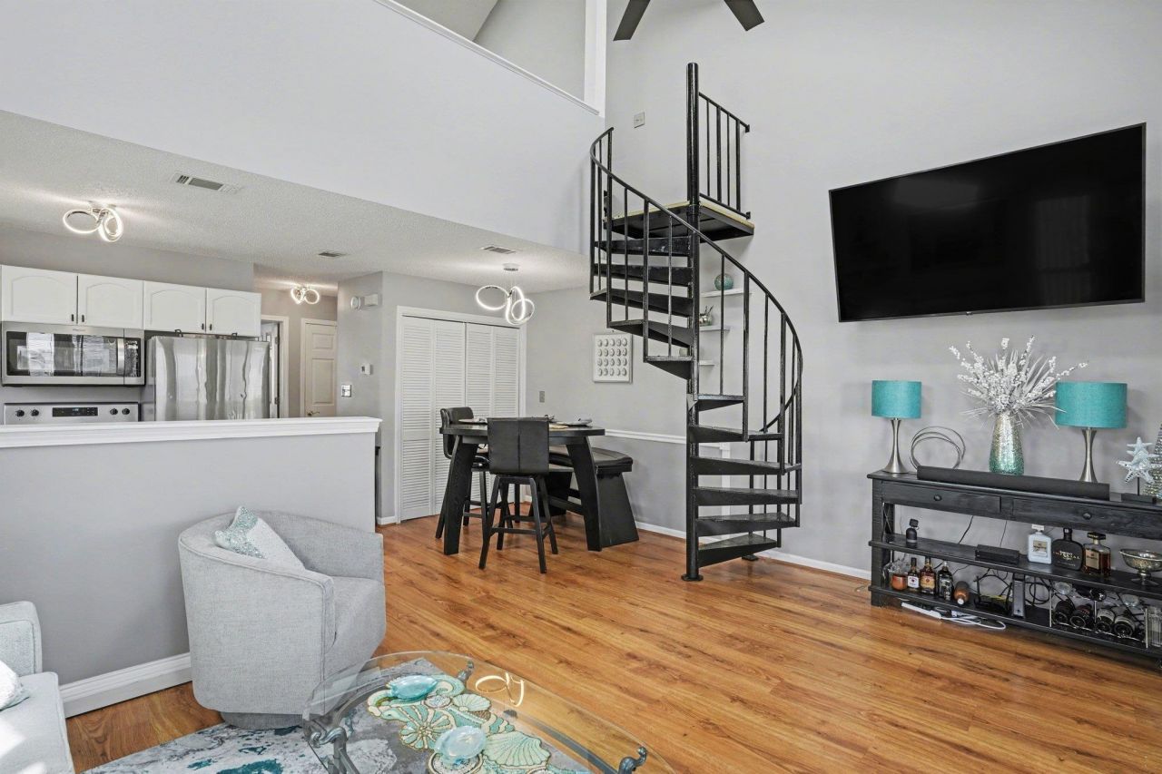 510 Fairwood Lakes Dr. Photo 6