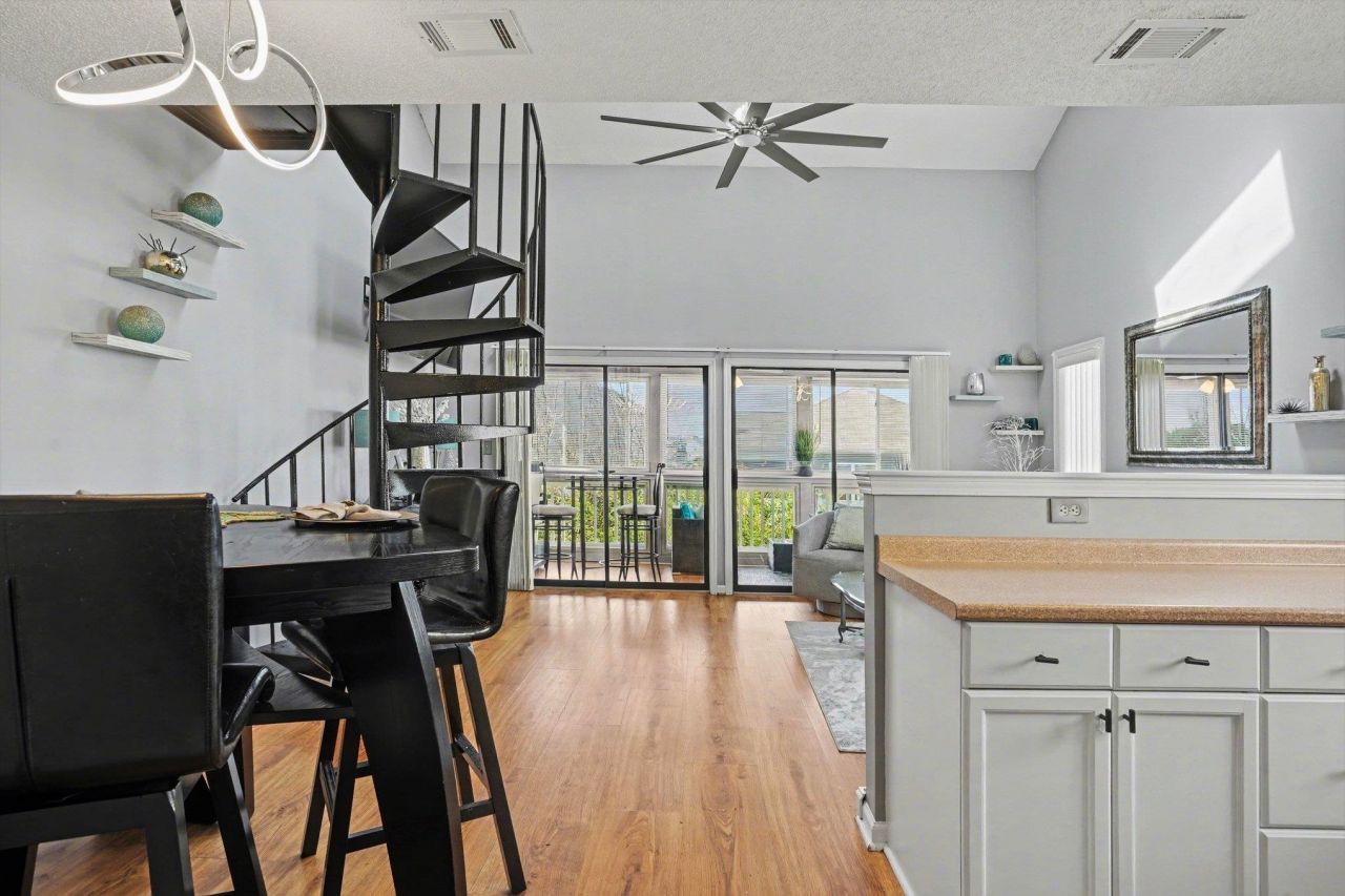 510 Fairwood Lakes Dr. Photo 9