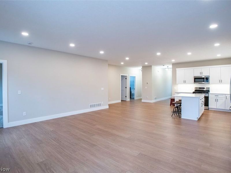 6755 Benedict Drive, Middleburg Heights, OH 44130 Photo 3