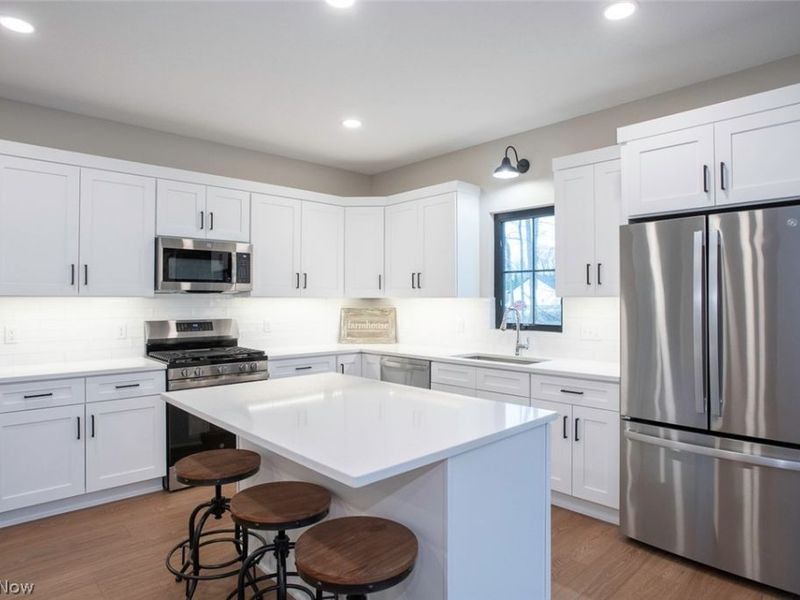 6755 Benedict Drive, Middleburg Heights, OH 44130 Photo 4