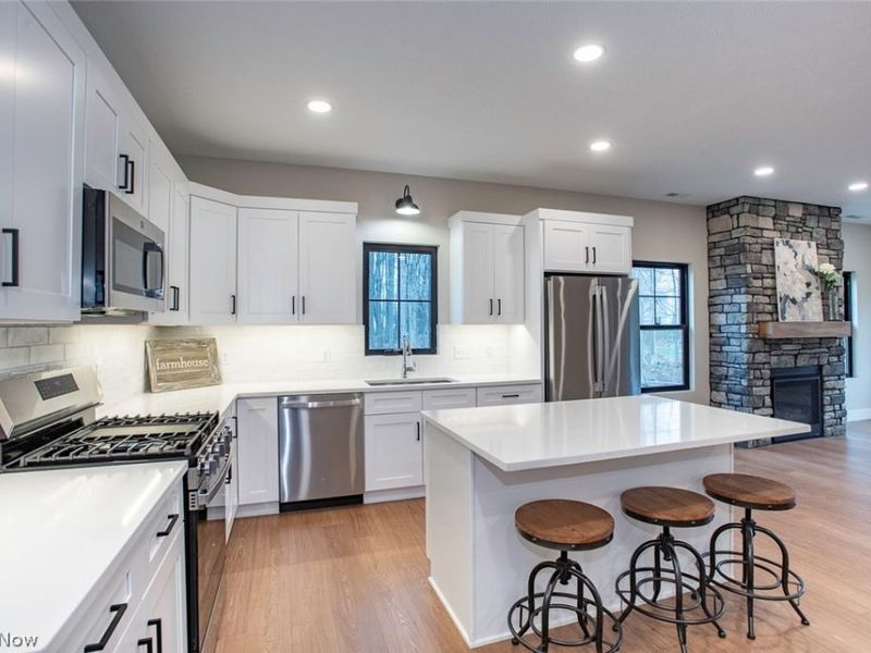 6755 Benedict Drive, Middleburg Heights, OH 44130 Photo 5