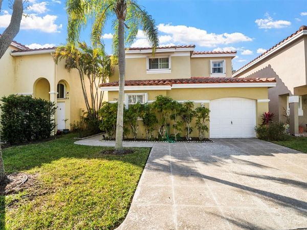 1762 E Trafalgar Circle, Hollywood, FL 33020