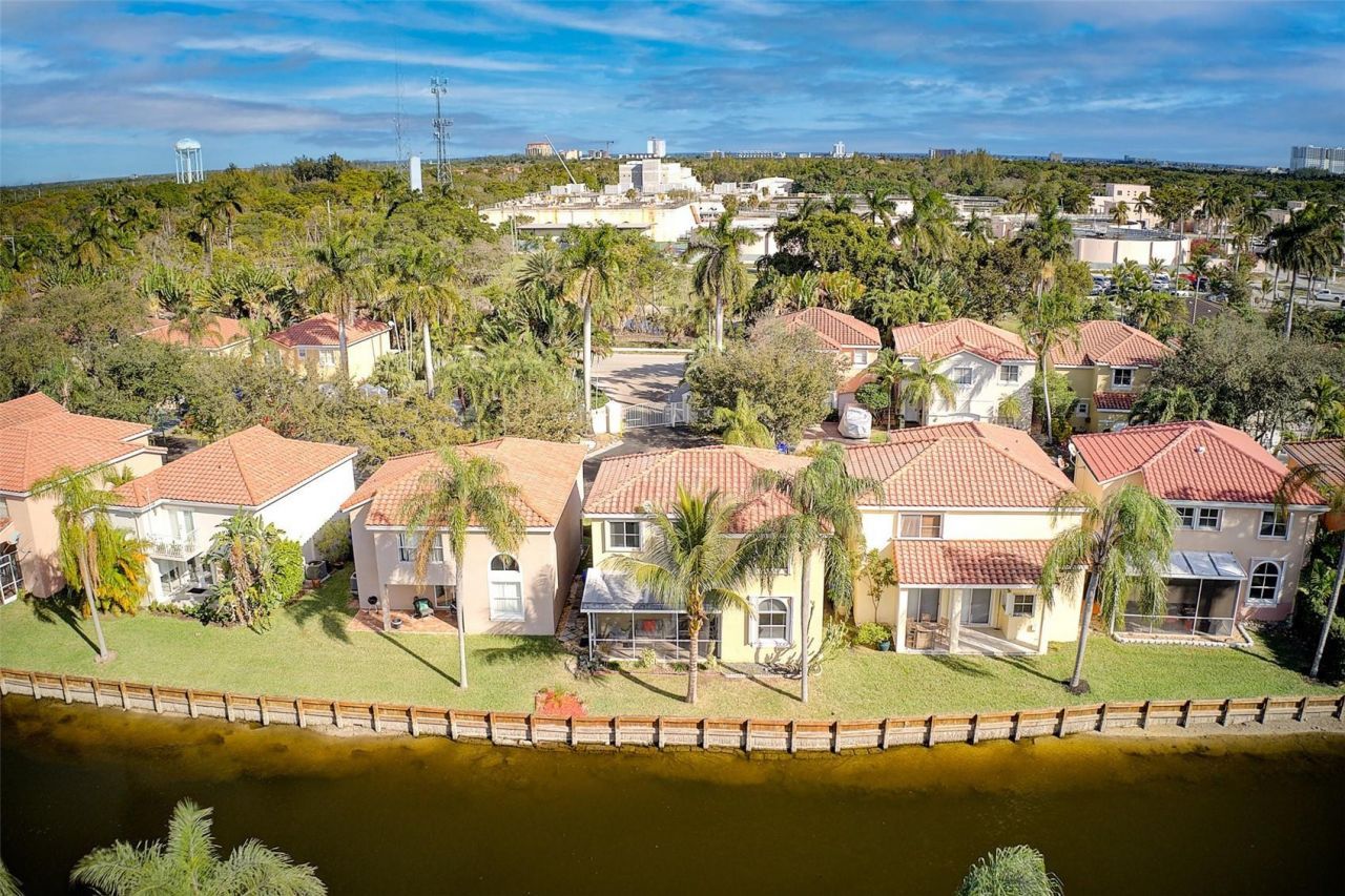 1762 E Trafalgar Circle, Hollywood, FL 33020 Photo