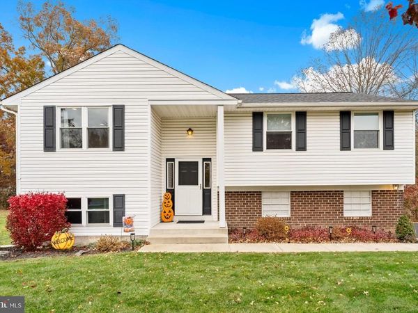 106 HAWTHORNE DRIVE, NORTH WALES, PA 19454