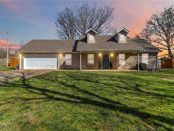 180 Quincy Avenue, Lincoln, AR 72744