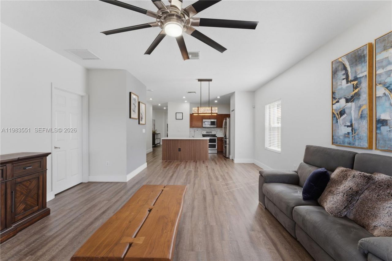 2381 NE 4th St, Homestead, FL 33033 Photo