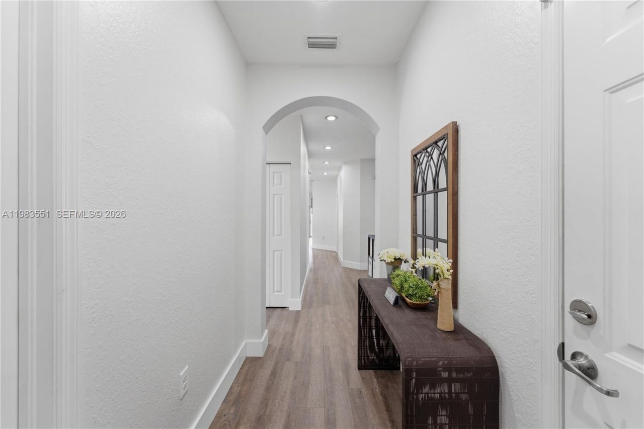 2381 NE 4th St, Homestead, FL 33033 Photo