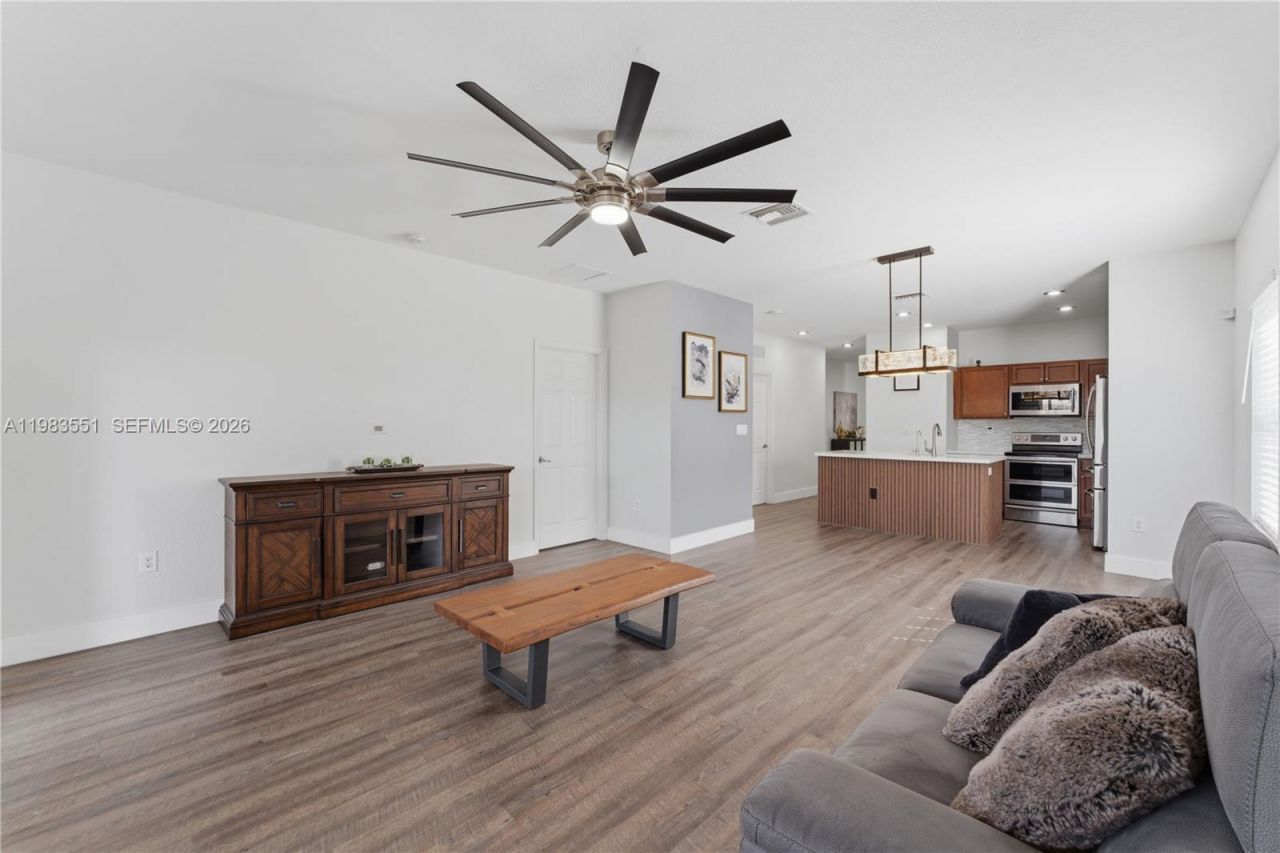 2381 NE 4th St, Homestead, FL 33033 Photo