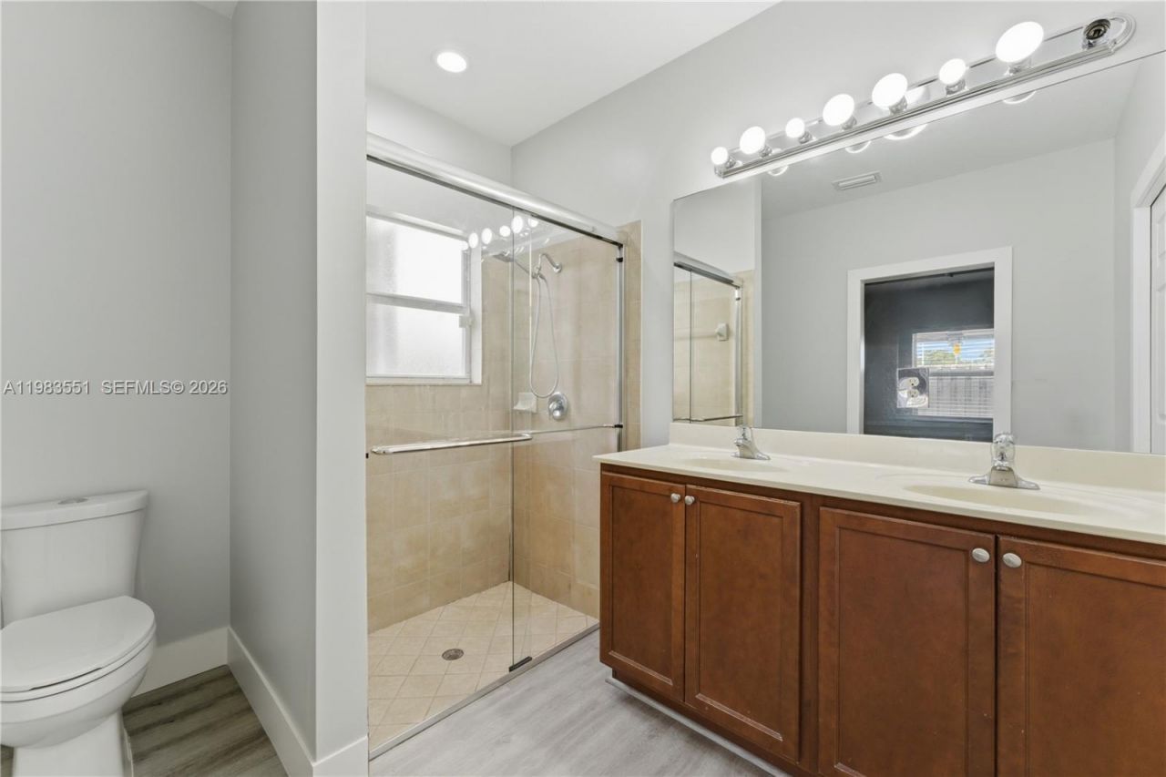 2381 NE 4th St, Homestead, FL 33033 Photo