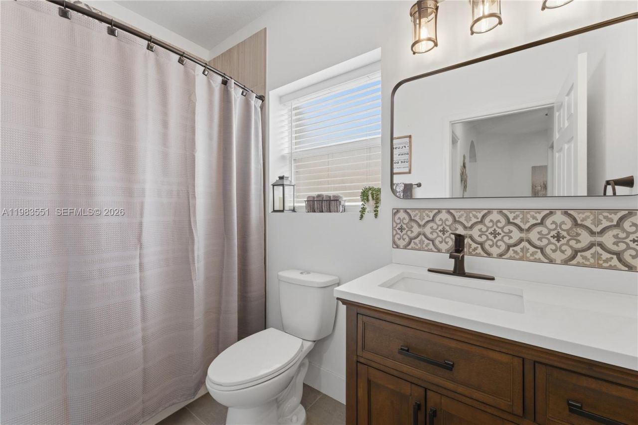 2381 NE 4th St, Homestead, FL 33033 Photo