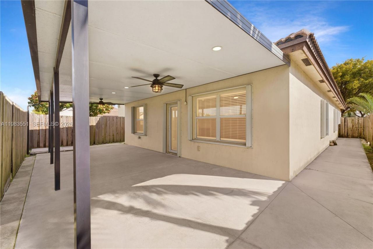 2381 NE 4th St, Homestead, FL 33033 Photo