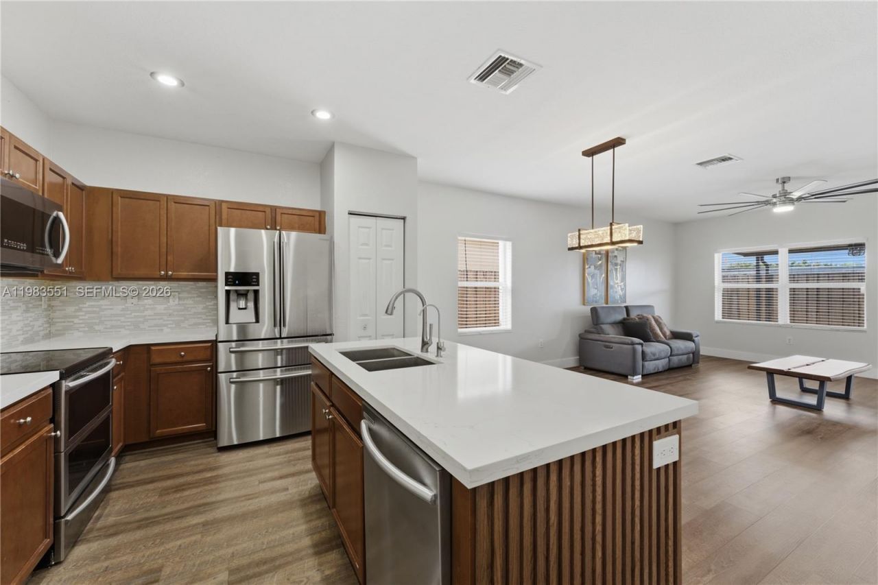 2381 NE 4th St, Homestead, FL 33033 Photo