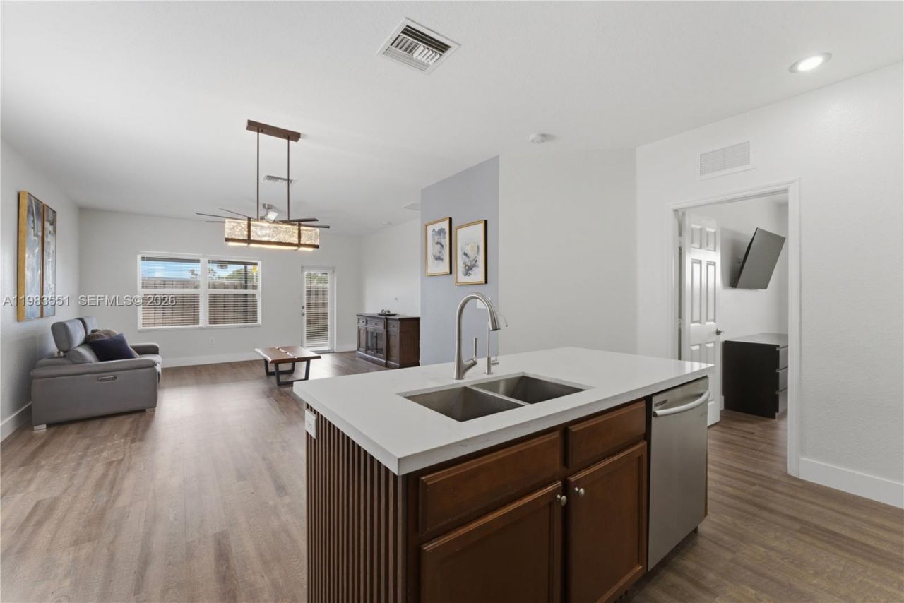 2381 NE 4th St, Homestead, FL 33033 Photo