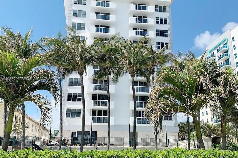 9195 Collins Ave , Unit PH4, Surfside, FL 33154 Photo