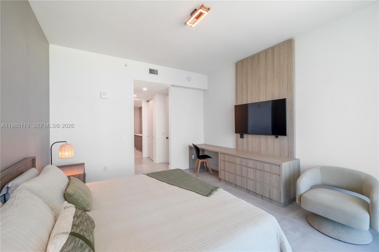 17550 Collins Ave , Unit 1202, Sunny Isles Beach, FL 33160 Photo