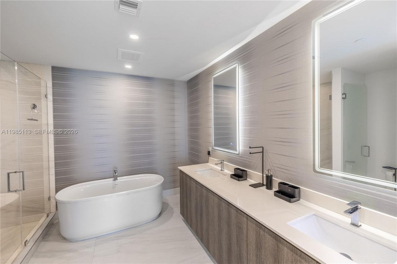 17550 Collins Ave , Unit 1202, Sunny Isles Beach, FL 33160 Photo